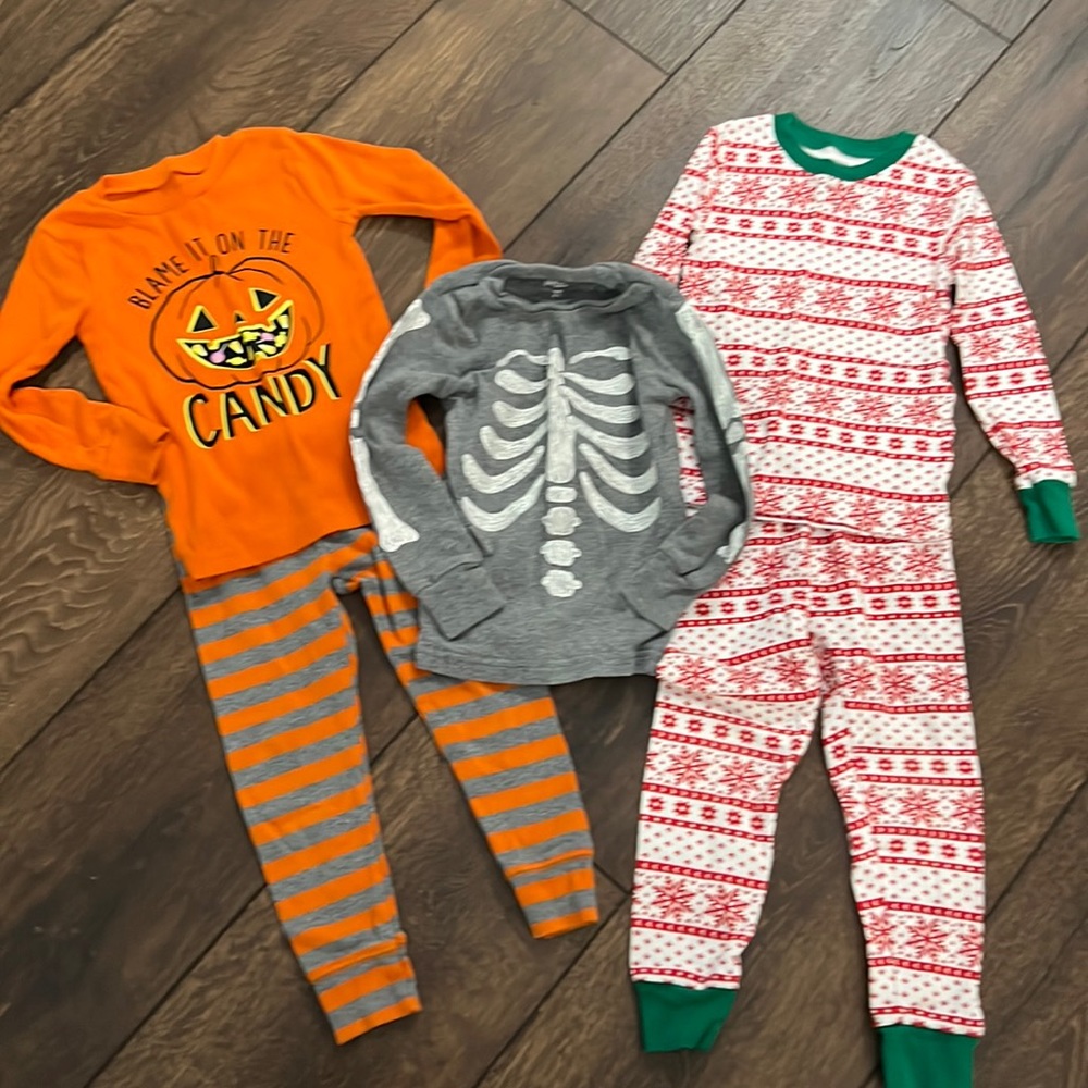 Holiday Pajama Bundle! Size 2t Carter's and Simple Joys by Carter’s brand